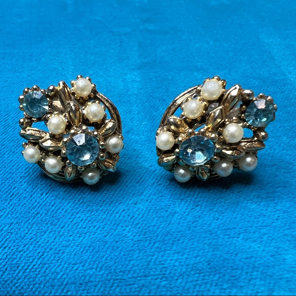 Vintage Star Gold, Pearl, Blue Rhinestone Clip-On Earrings